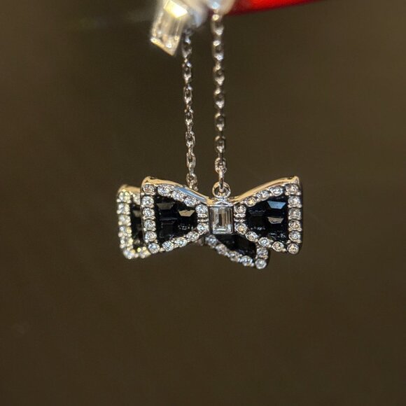 Swarovski Designer Bow Dangle Earrings - Picture 4 of 7